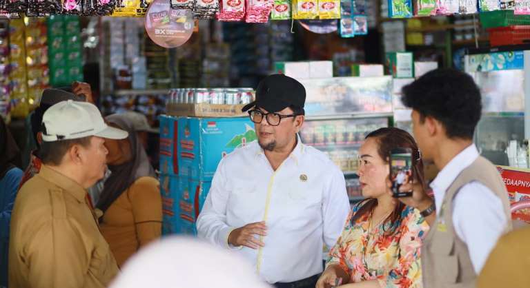 Cek Harga, Waka I DPRD Provinsi Jambi Ivan Wirata Turun ke Pasar Sengeti
