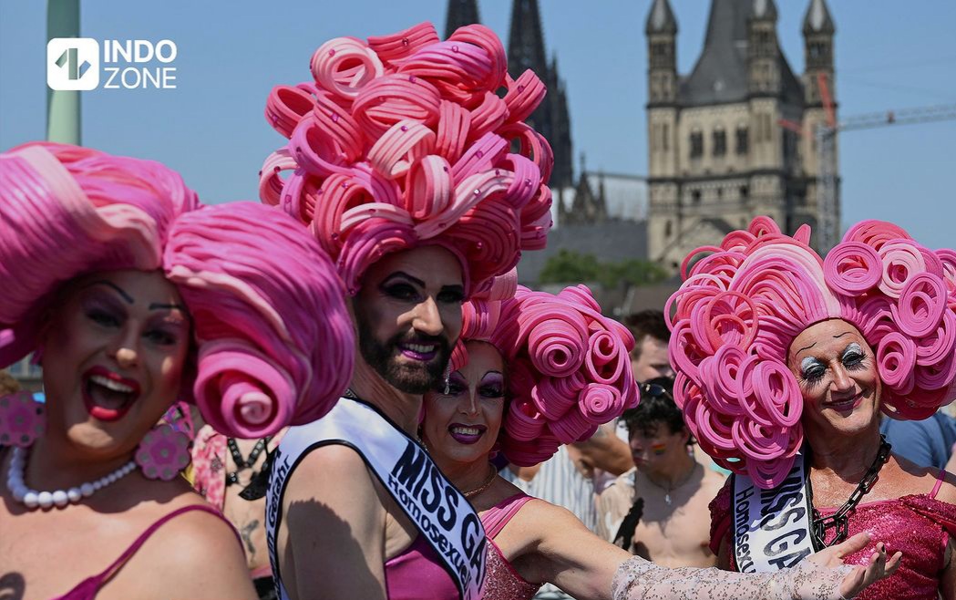 Jangan ke Rusia Cyinnn…..Putin Terbitkan UU Anti LGBT