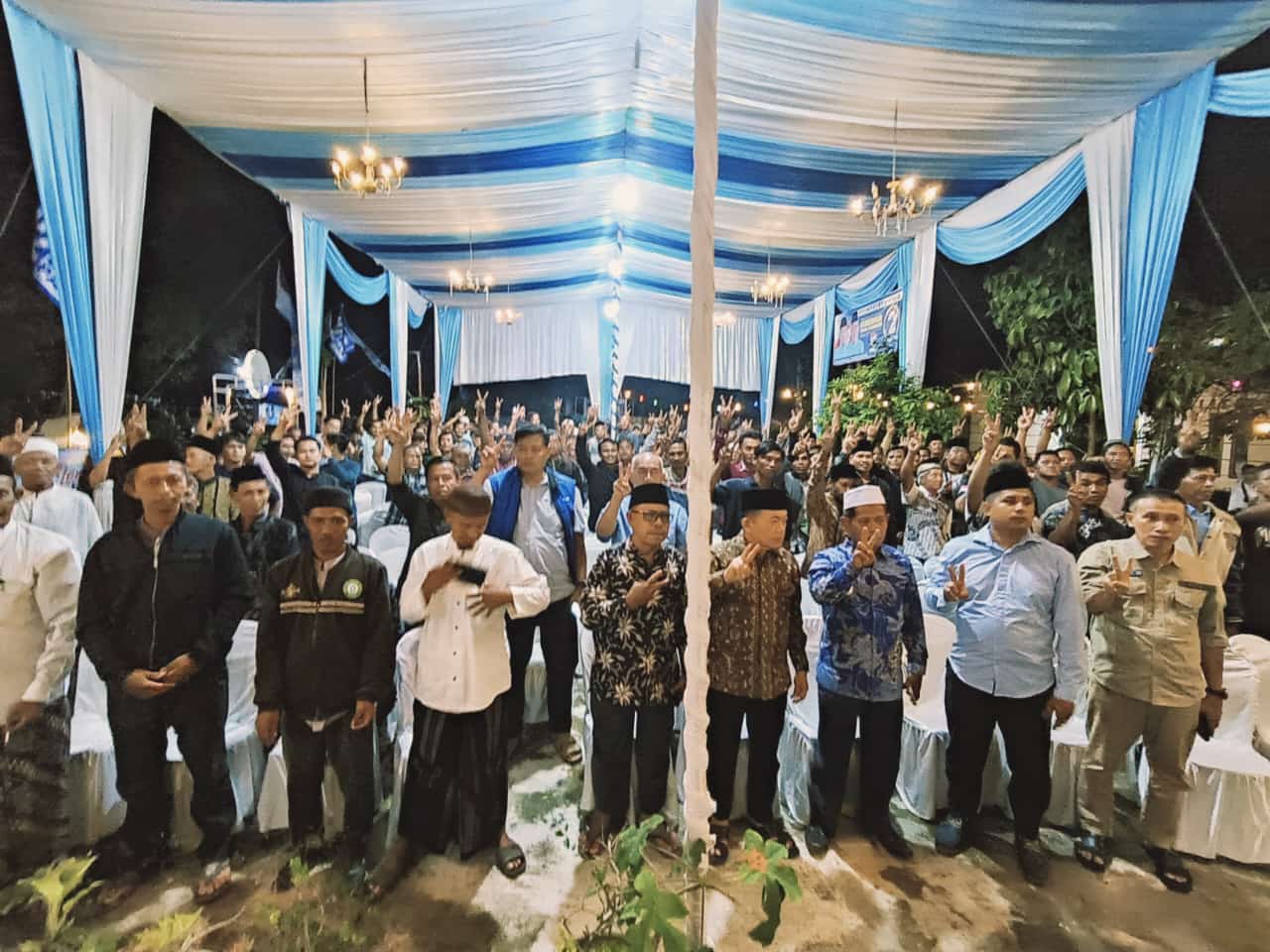 Silaturahmi di Singkut: Al Haris Didoakan Kyai Haji Kamil Lanjut Dua Periode