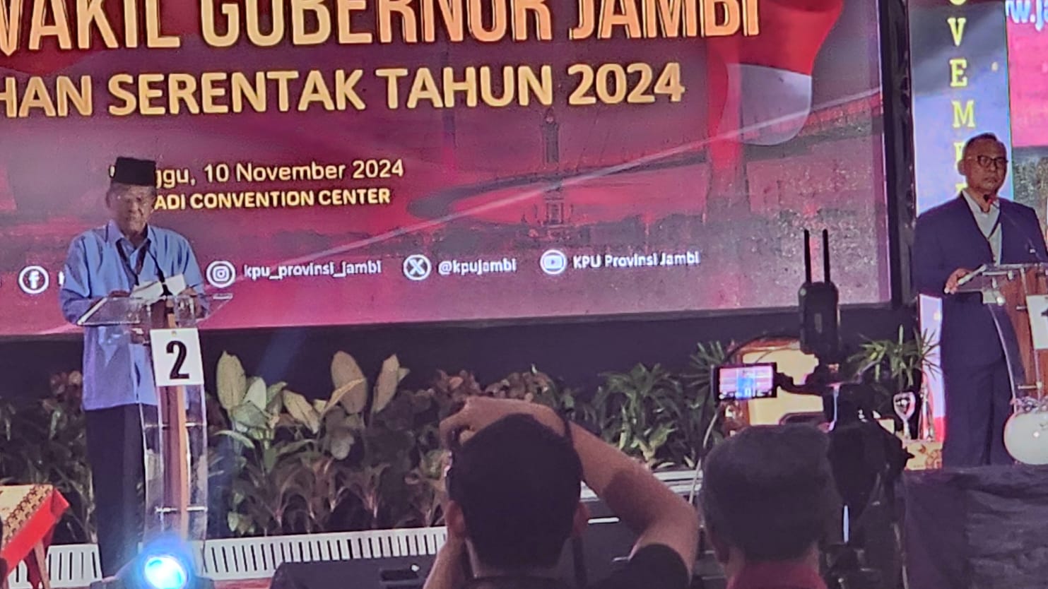 Debat Cawagub Jambi 2024: Abdullah Sani Tampil Santai Penuh Kharisma