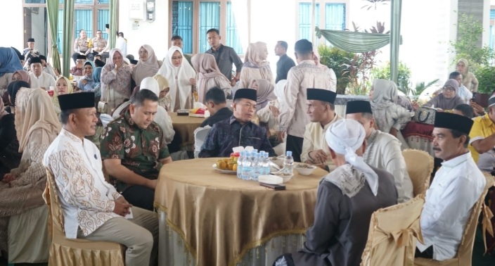 Hari Ketiga Lebaran, Gubernur Al Haris Tekankan Kekompakan Antar Bupati/Wali Kota