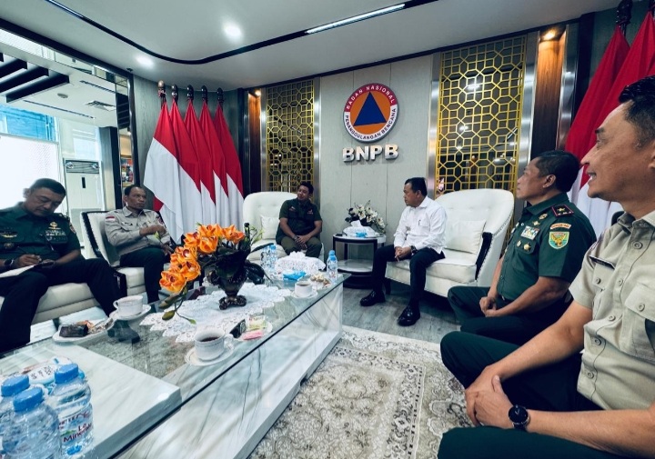 Bahas Karhutla dan Bencana Alam di Jambi, Gubernur Al Haris Bersama Danrem 042 Gapu Temui Kepala BNPB