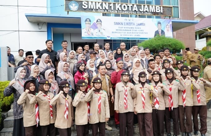 Teken Komitmen SPMB Berintegritas Tahun Ajaran 2025/2026, Gubernur Al Haris: Tak Ada Titipan