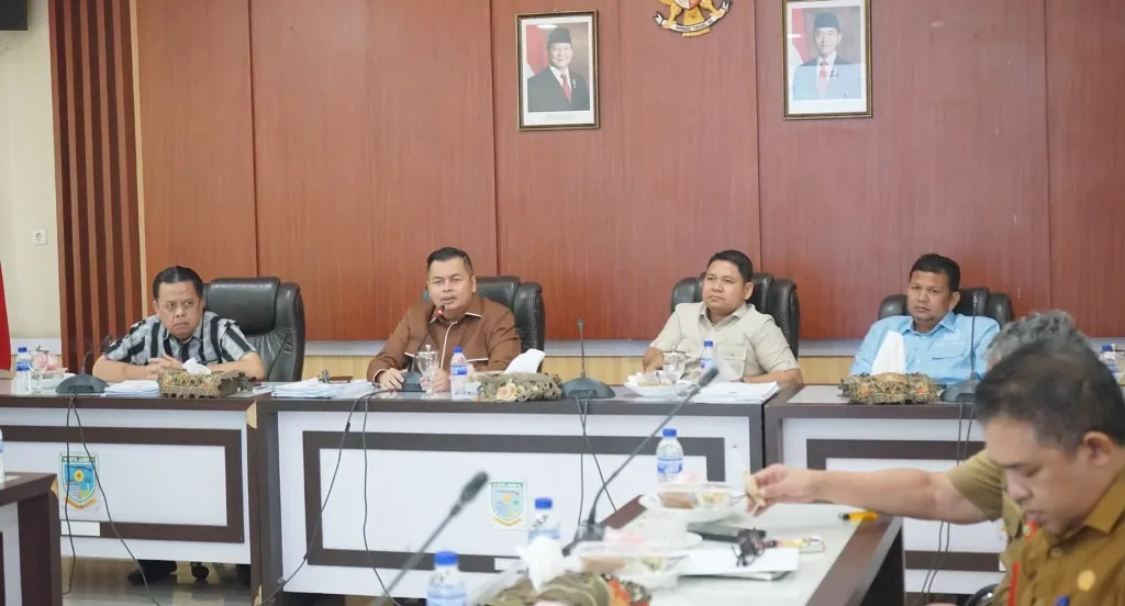 Banggar Dipimpin Ketua DPRD Kemas Faried Rumuskan Kesimpulan Bersama TAPD